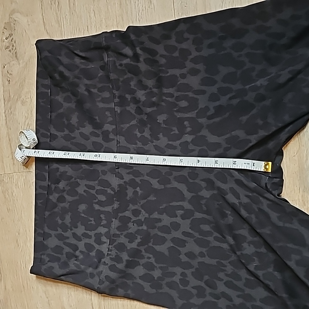 Victoria's Secret Leopard Print Leggins Size 12 - Picture 5 of 5
